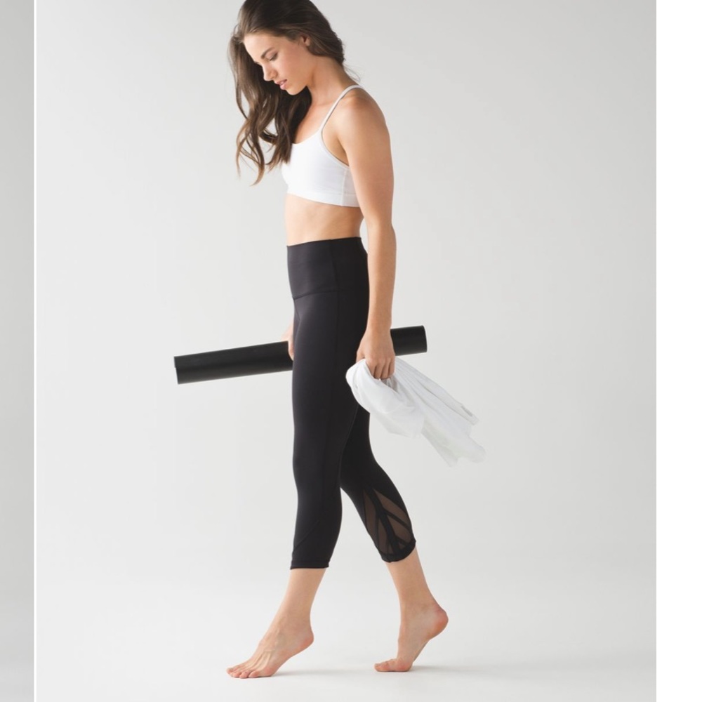 Lululemon Essential Rhythm Crop
